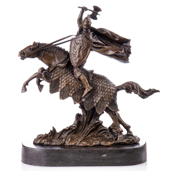 Lovag csatabárddal - bronz szobor márványtalpon képe